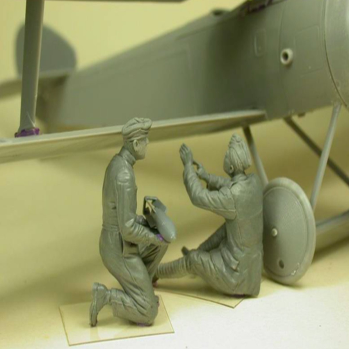 Copper State Models F32028 1/32 RFC Air Mechanics Installing the Bombs